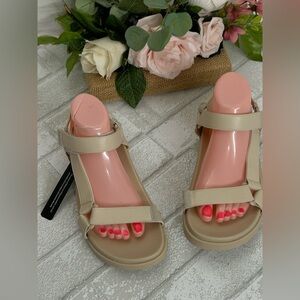 Women's Cream Sandals